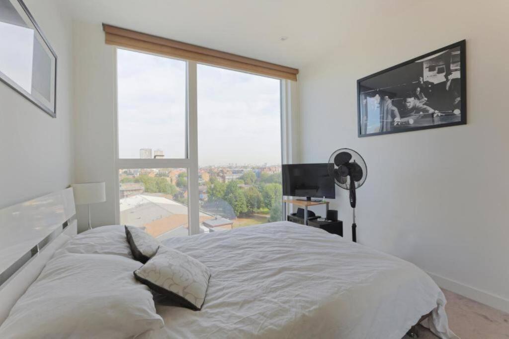Skyview Waterside City Luxury Apartment London Kültér fotó
