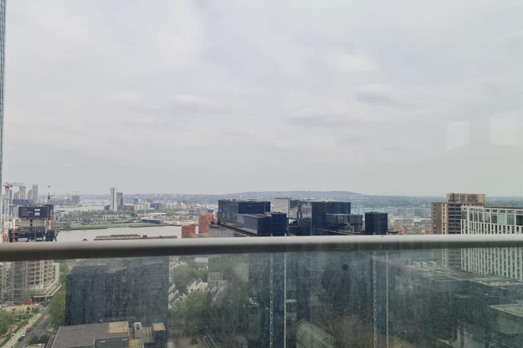 Skyview Waterside City Luxury Apartment London Kültér fotó